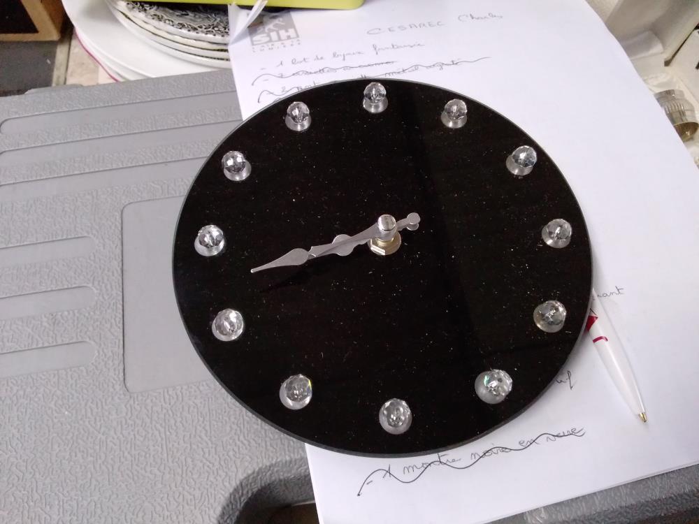 MONTRE VERRE NOIR PM