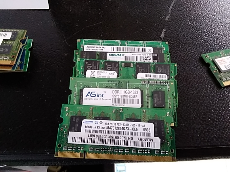 RAM 1GB