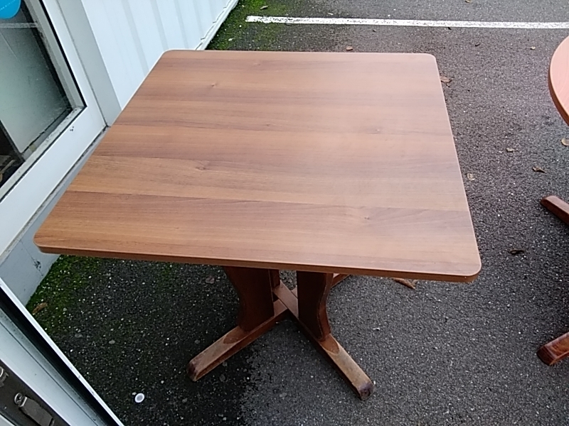 TABLE CARRE 80 X 80 CM