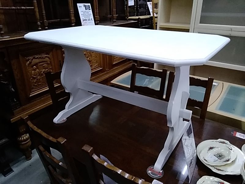 TABLE BLANCHE 