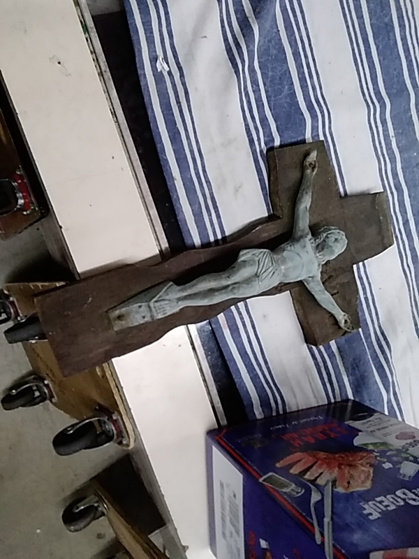 CROIX EN BRONZE 