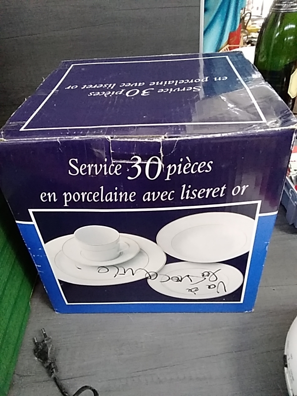 SERVICE A CAFÉ PORCELAINE 30PIECES