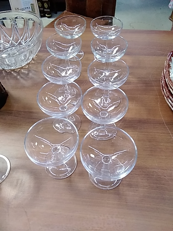 LOT DE 10 COUPES A CHAMPAGNES 