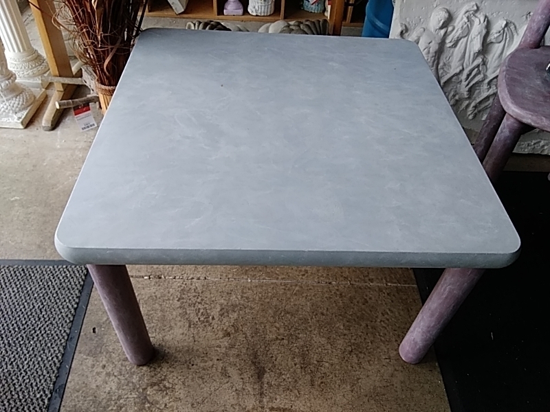 TABLE BASSE GRIS VIOLET