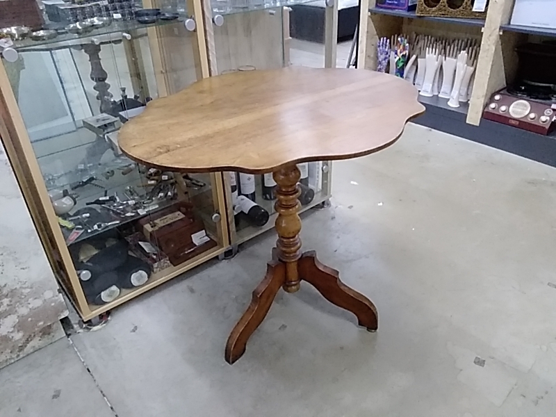 TABLE VIGNERONNE ANCIENNE 