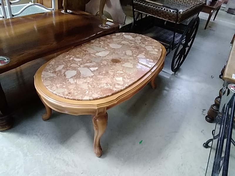 TABLE BASSE OVALE MARBRE 