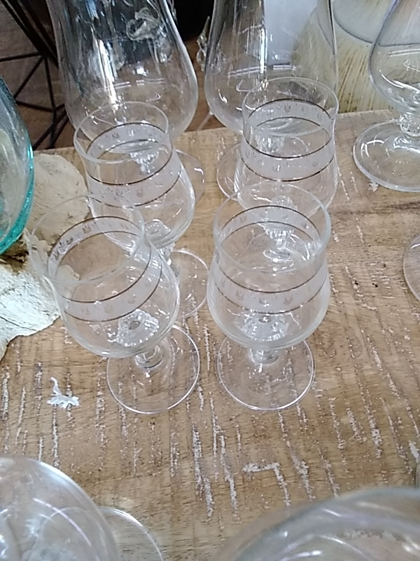 LOT DE 4 VERRES A DIGESTIF