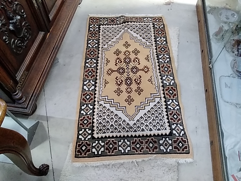 TAPIS TUNISIEN 80 X 147 CM 