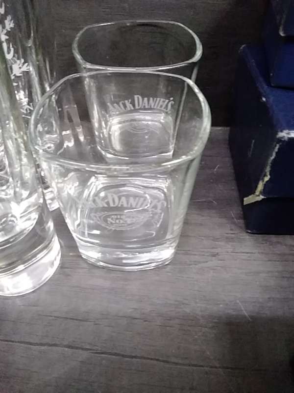 LOT DE 2 VERRES JACK DANIELS