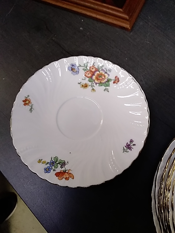 ASSIETTE PORCELAINE DE SARREGUEMINES 