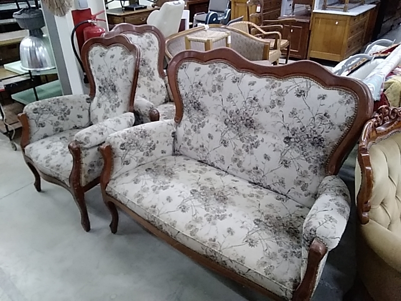 SALON ANCIEN CANAPÉ ET 2 FAUTEUILS DANS L’ETAT 