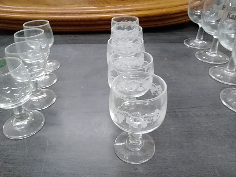 LOT DE 5 VERRES A DIGESTIF 