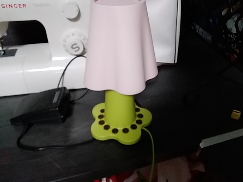 LAMPE DE CHEVET IKEA ROSE VERT