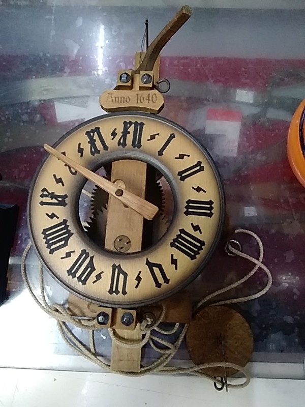 HORLOGE DÉCORATIVE 