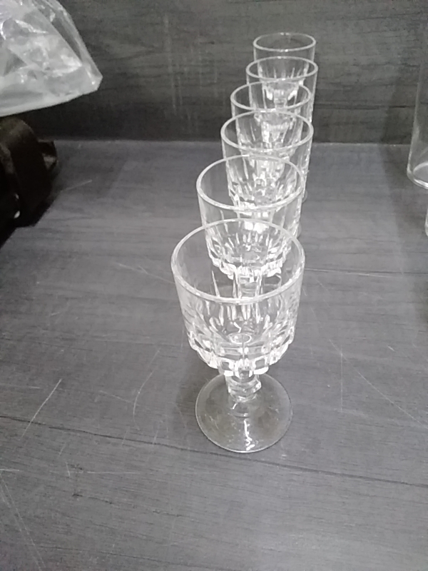 LOT DE 6 VERRES A LIQUEUR 