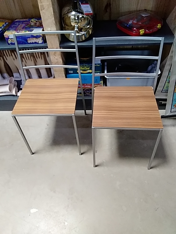 LOT DE 2 CHAISES DESIGN CALLIGARIS