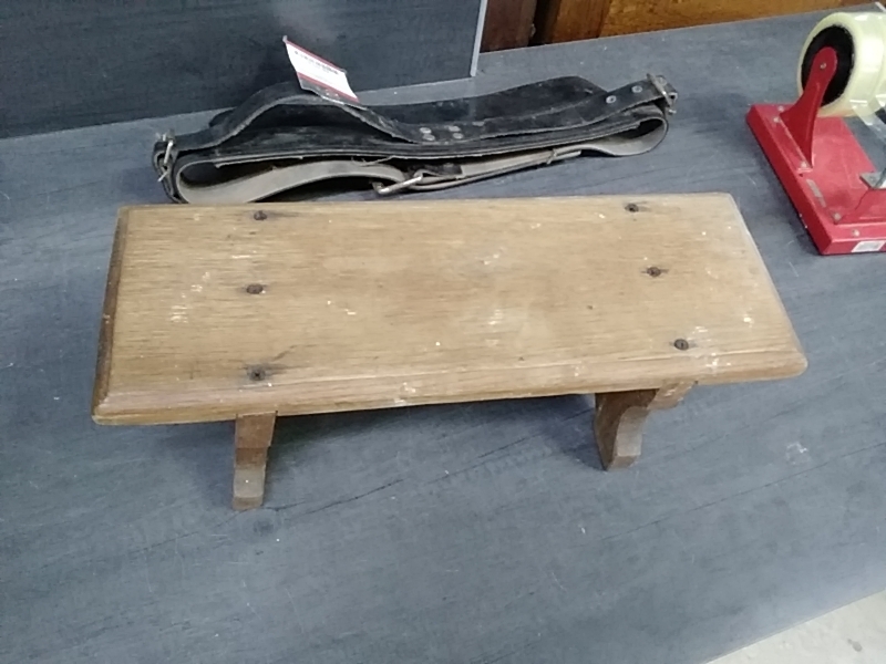 TABOURET ANCIEN BOIS 