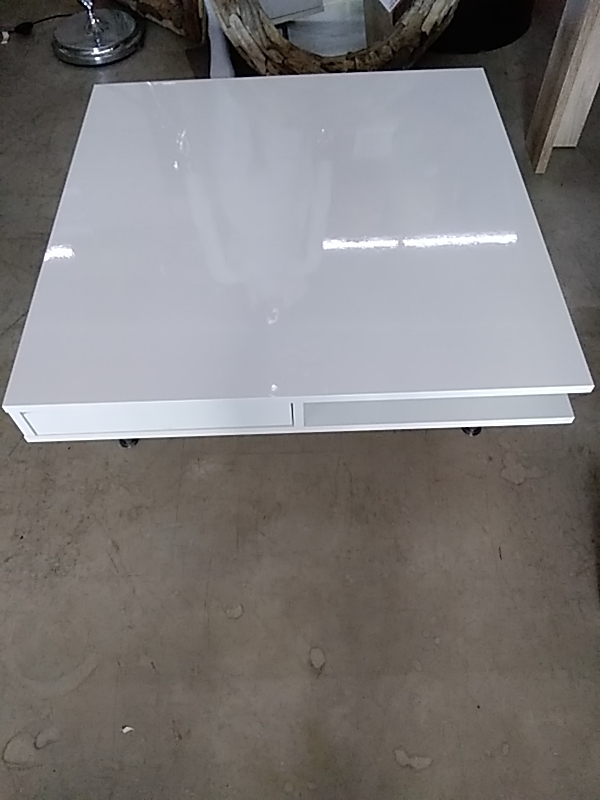 TABLE BASSE IKEA BLANCHE 