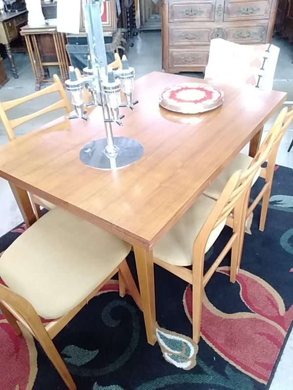 TABLE VINTAGE SCANDINAVE 70’S 2ALLONGES