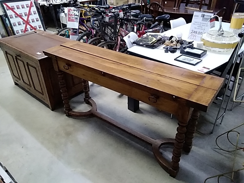 TABLE AVEC ALLONGES DE 2 X 20CM SUR LA LONGUEUR 