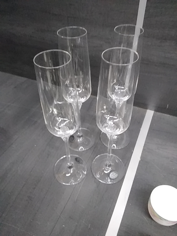 LOT DE 4 VERRES LISA MORI