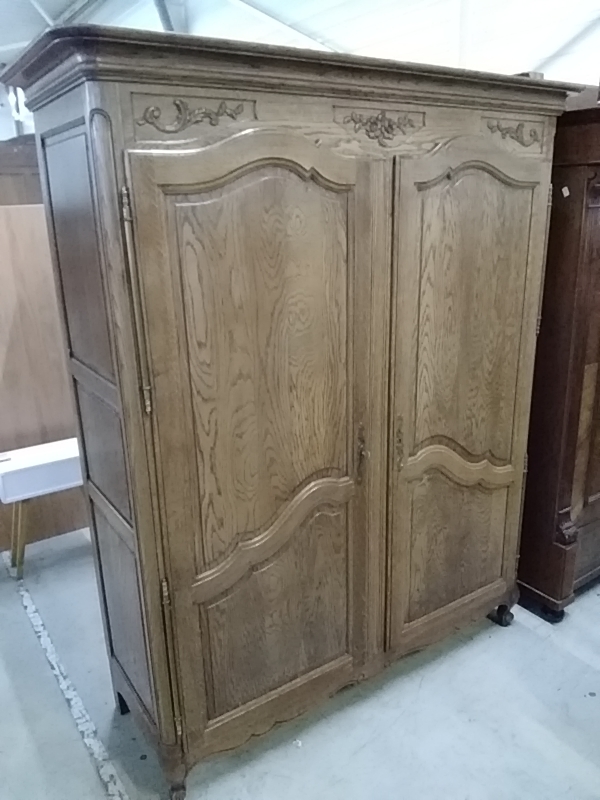 ARMOIRE CHENE MASSIF 2PORTES STYLE LORRAIN 