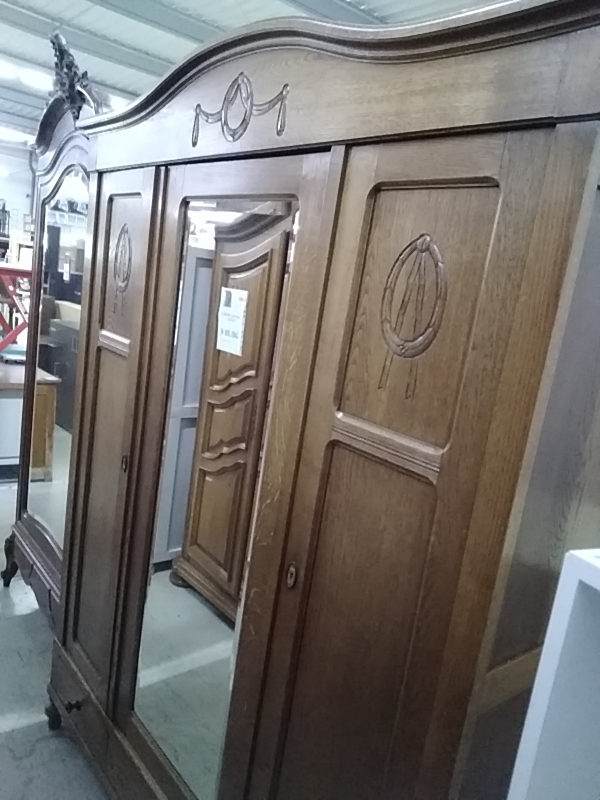 ARMOIRE ANCIENNE 3PORTES 1MIROIR 