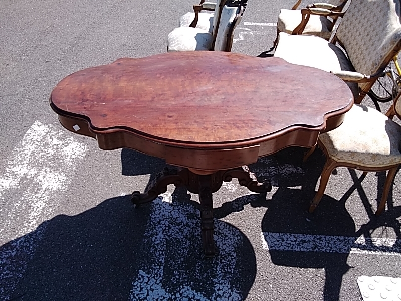 TABLE VIOLON 2 TIROIRS DANS L’ETAT 
