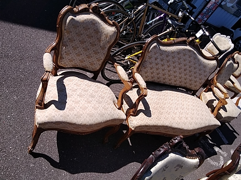 ENSEMBLE CANAPÉ ET 2 FAUTEUILS STYLE LOUIS XV 