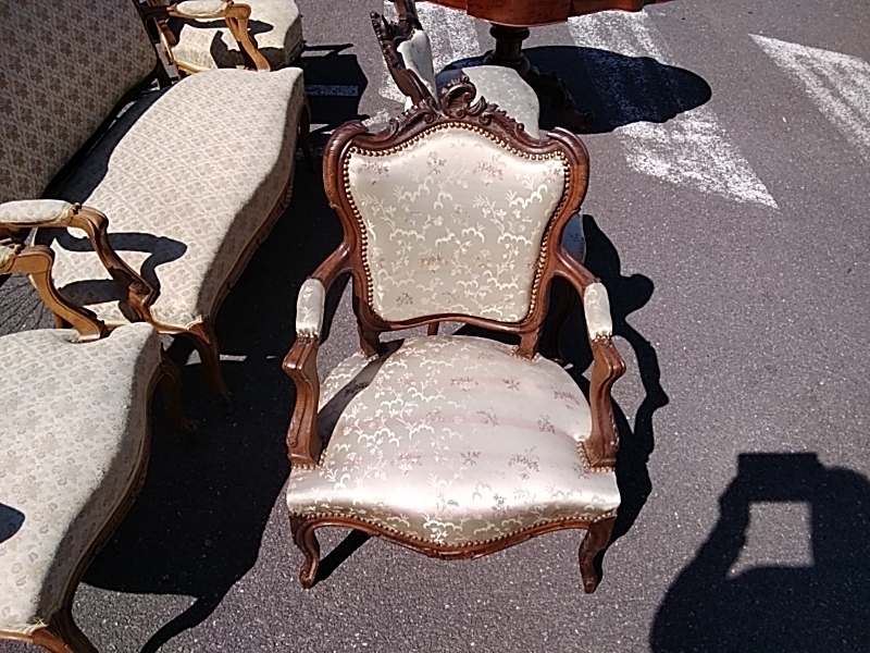FAUTEUIL ANCIEN STYLE LOUIS XV 