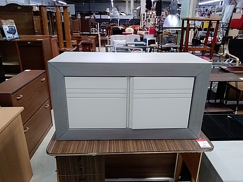 PETIT MEUBLE  BOIS  2 PORTES GRIS  BEIGE