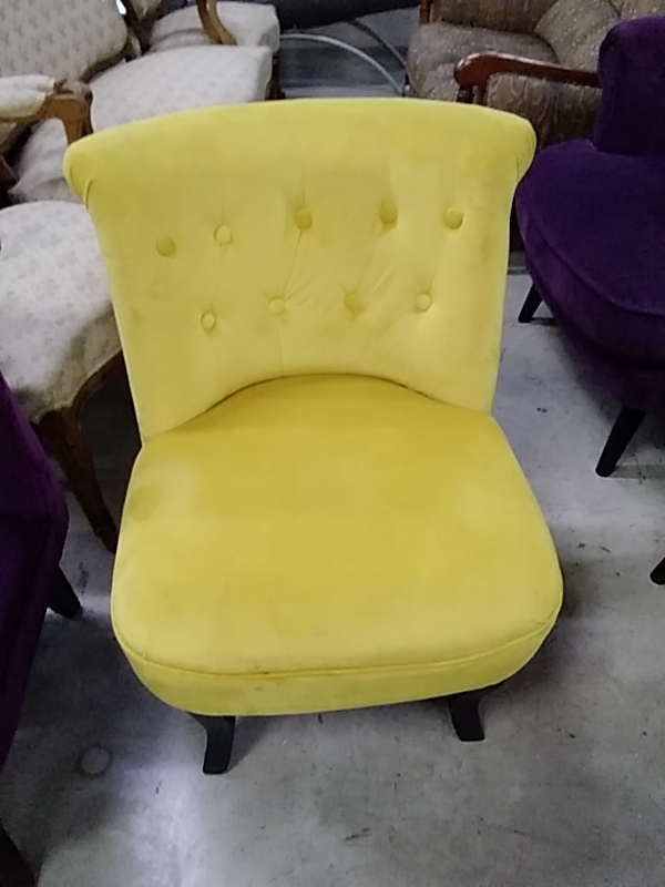 PETIT FAUTEUIL JAUNE 