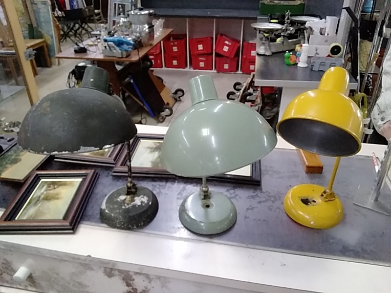 LAMPE D’ATELIER ANCIENNE DANS L’ETAT 