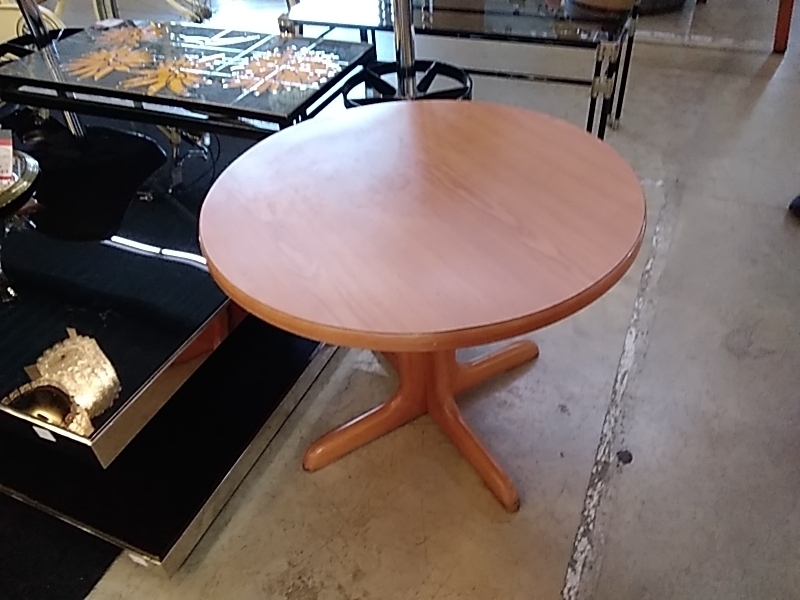TABLE BASSE SCANDINAVE 