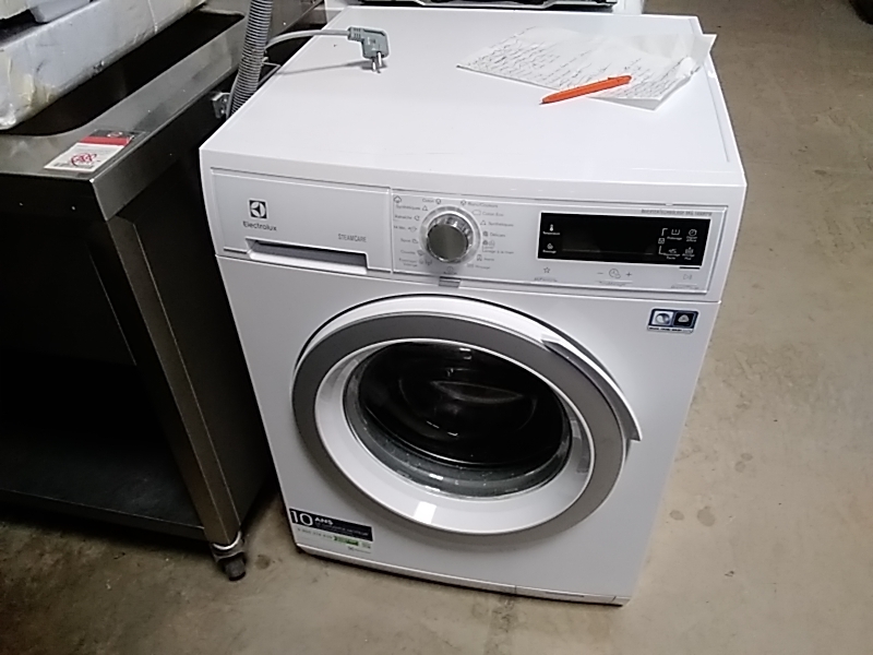MACHINE À LAVER ELECTROLUX 9KG 1400 RPM