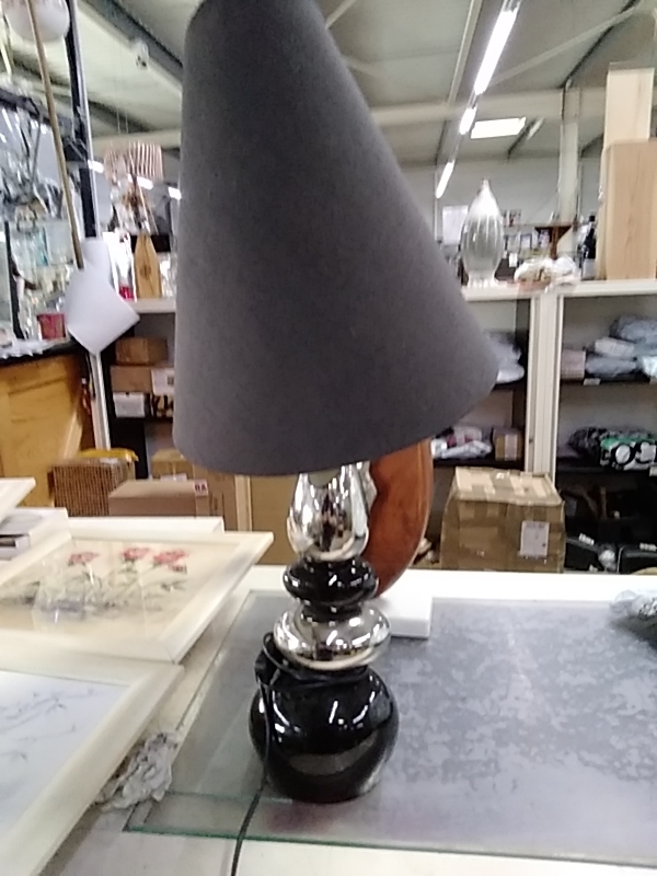 LAMPE GALETS NOIR ARGENT DANS L’ETAT 
