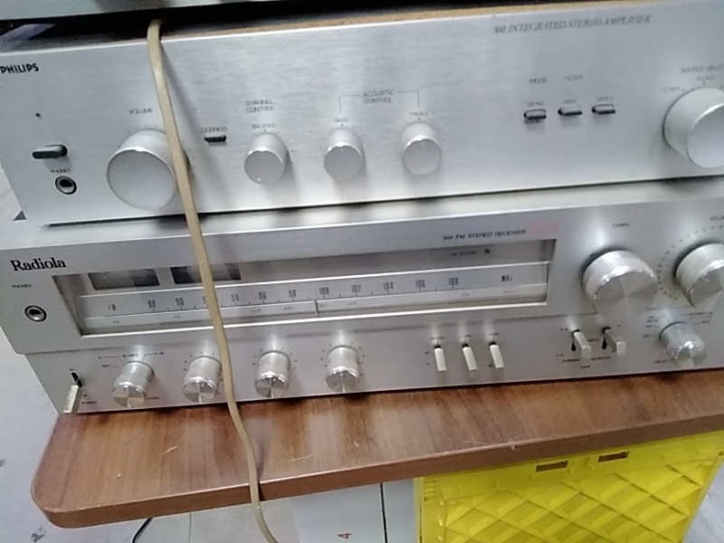 RADIO TUNER RADIOLA 