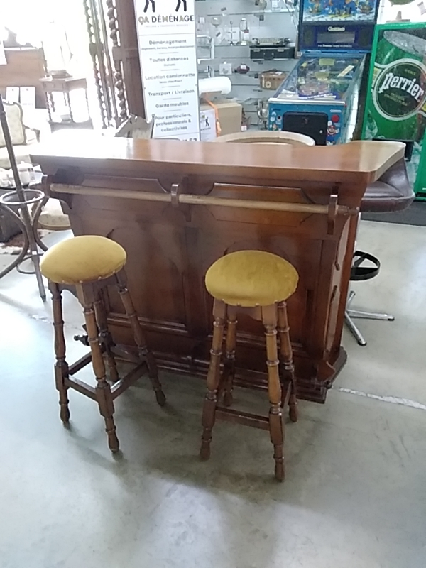 BAR AVEC 2 TABOURETS