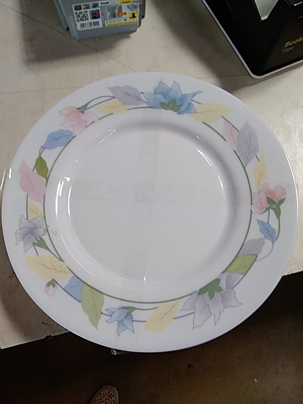 LOT DE 7 ASSIETTES ACROPAL 