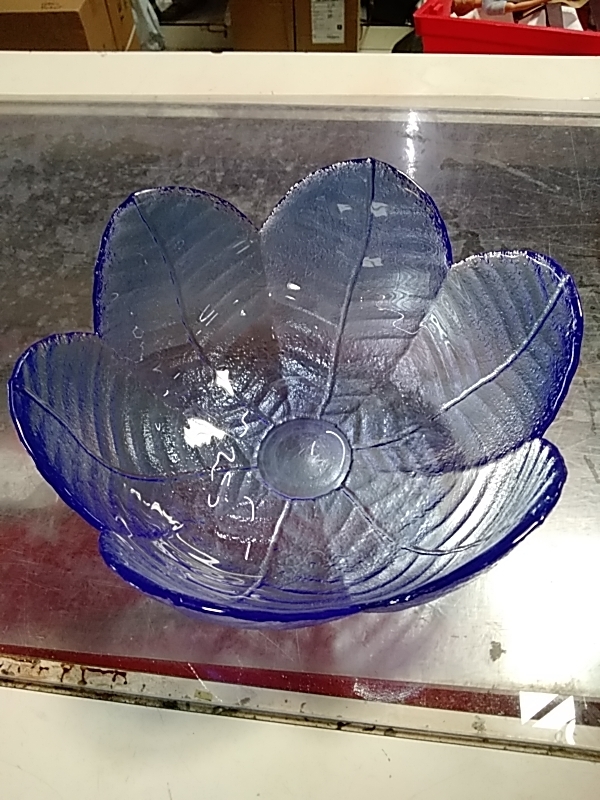 SALADIER VERRE BLEU MM