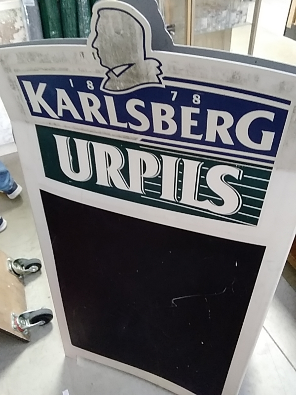 PANNEAU PUBLICITAIRE KARLSBERG 