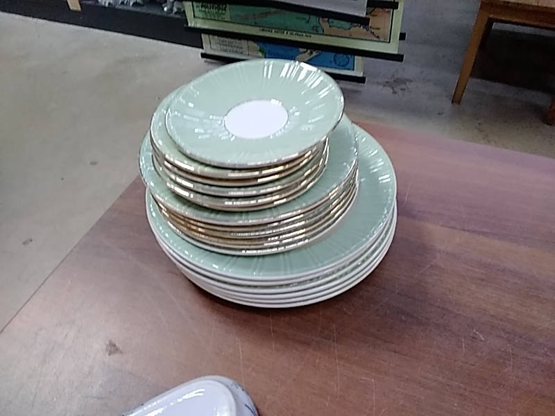 LOT DE 18 ASSIETTES VILLEROY BOCH MODEL PARIS