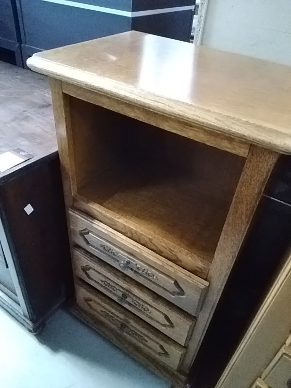PETIT MEUBLE CHÊNE  3 TIROIRS 