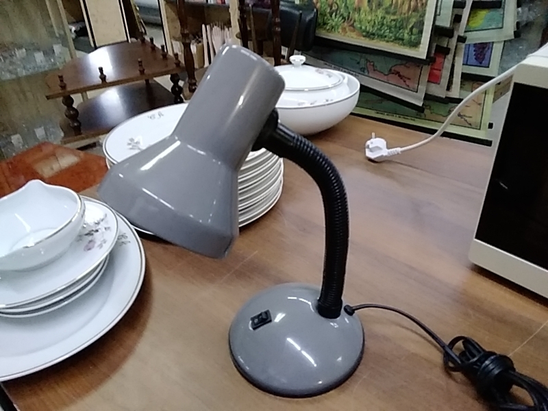 LAMPE DE BUREAU GRIS