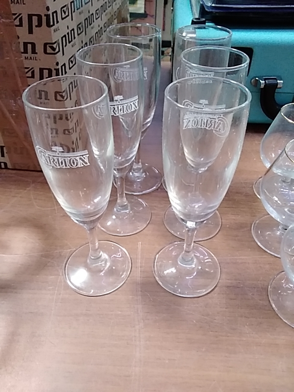 LOT DE 6 FLUTES À CHAMPAGNE 