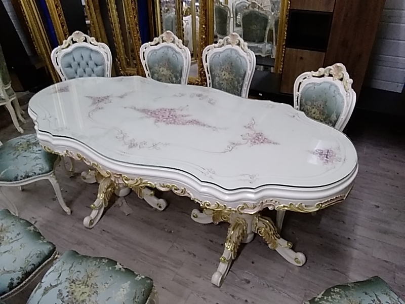 TABLE BAROQUE BEIGE DORÉE OVALE 225 X 107CM