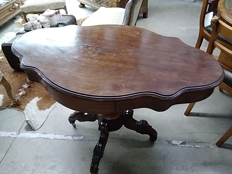 TABLE VIOLON 