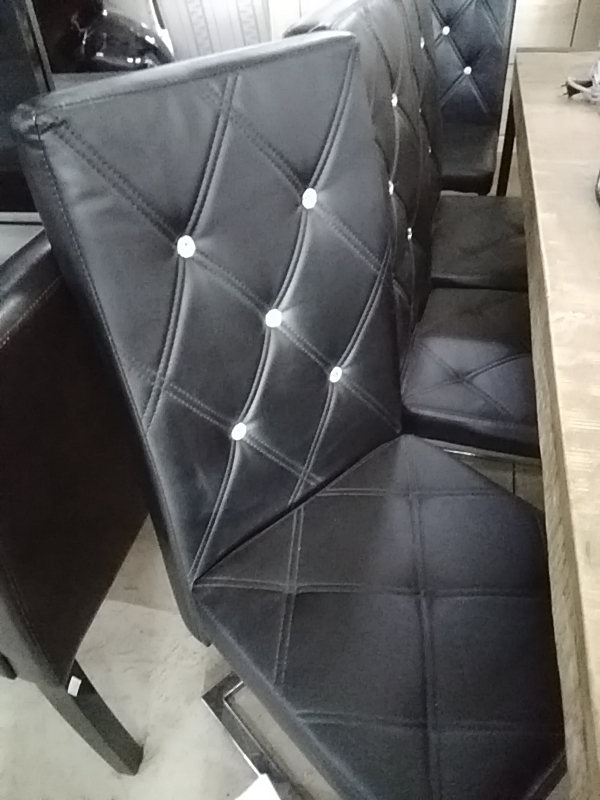 LOT DE 4 CHAISES NOIRES 