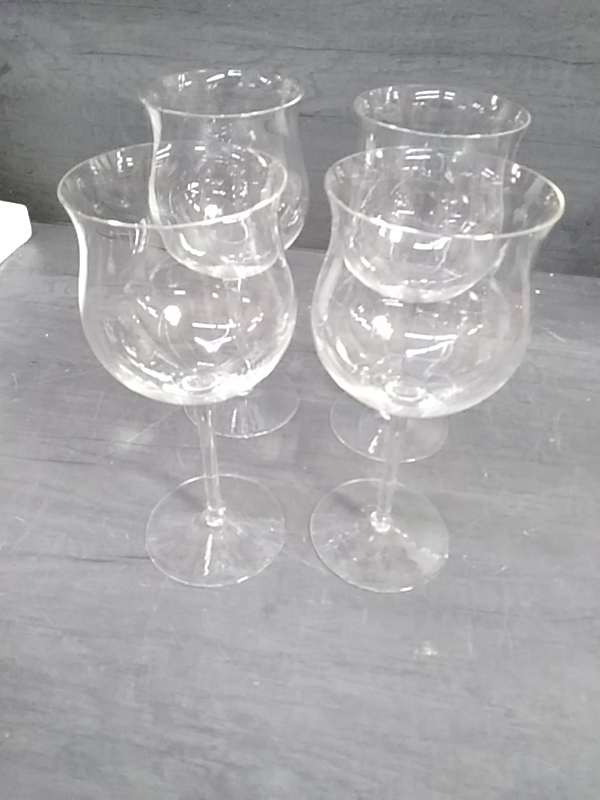 LOTDE 4 VERRES A VIN GM 