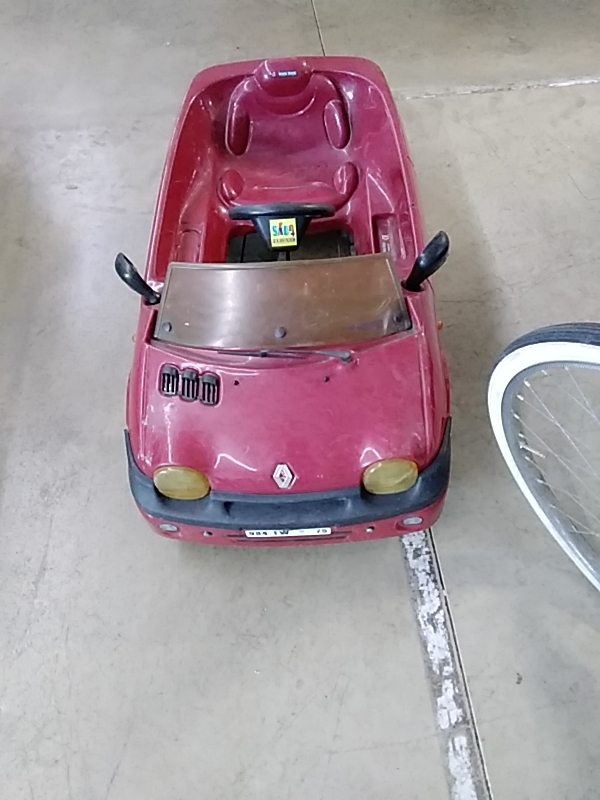 VOITURE RENAULT TWINGO ENFANT 